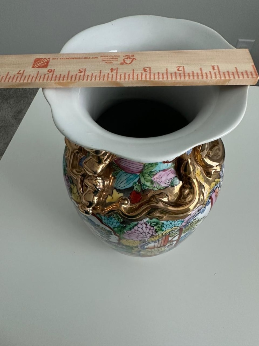 Chinese Rose Medallion Porcelain Vase - Picture 6 of 12